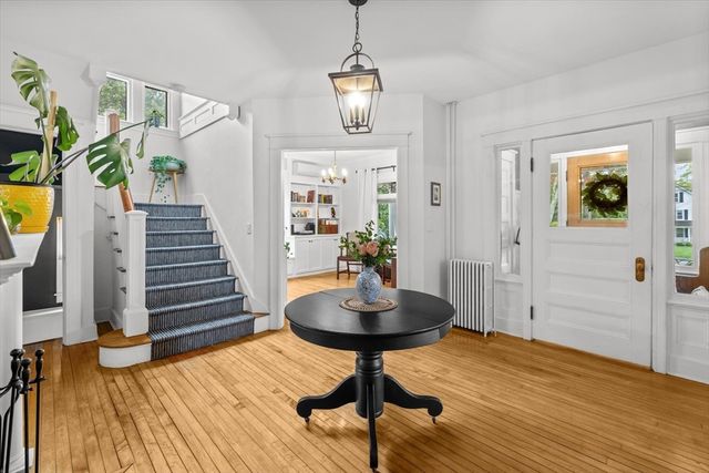 10 Latisquama Rd, Southborough, MA 01772