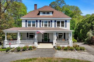 10 Latisquama Rd, Southborough, MA 01772