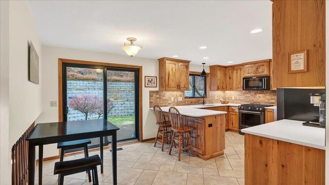 10120 N Seminole Dr, Spokane, WA 99208