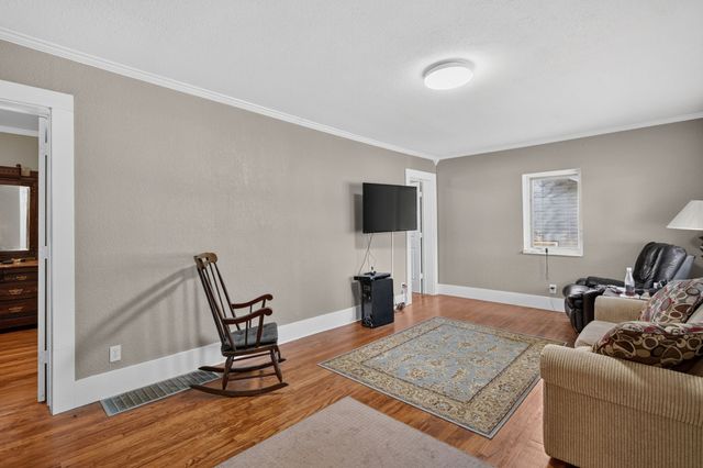 5903 Sheridan Avenue, Des Moines, IA 50322