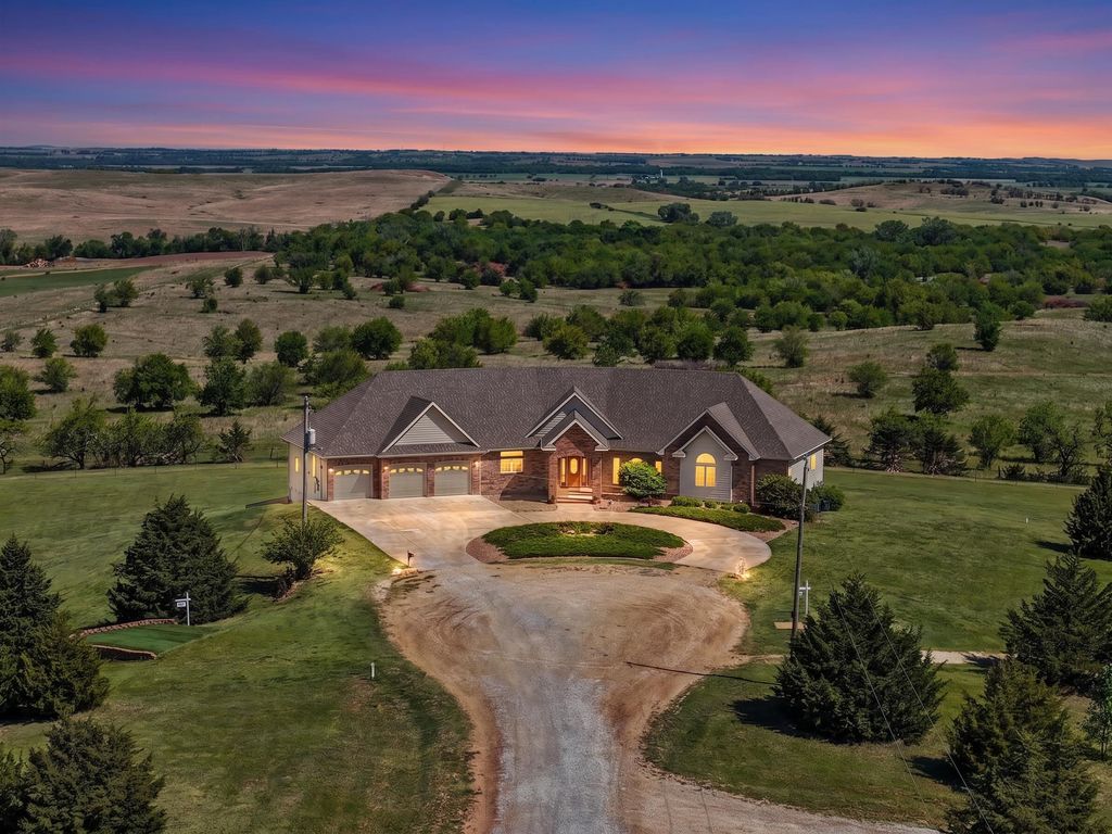 3380 S Scenic Slope Rd, Salina, KS 67401