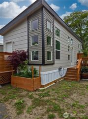 1303 30th #3, Seaview, WA 98644