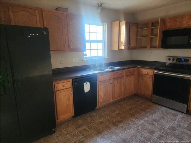 1229 Locks Creek Road, Fayetteville, NC 28312