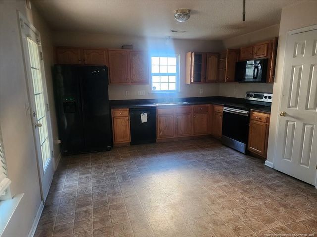 1229 Locks Creek Road, Fayetteville, NC 28312