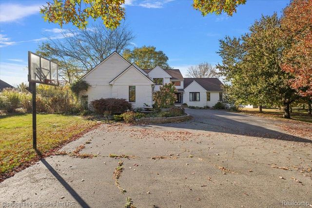 8793 Webster Hills Road, Webster Township, MI 48130