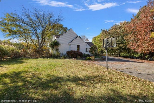 8793 Webster Hills Road, Webster Township, MI 48130