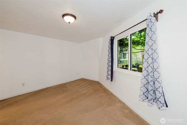 27299 Baywood Drive NE, Kingston, WA 98346