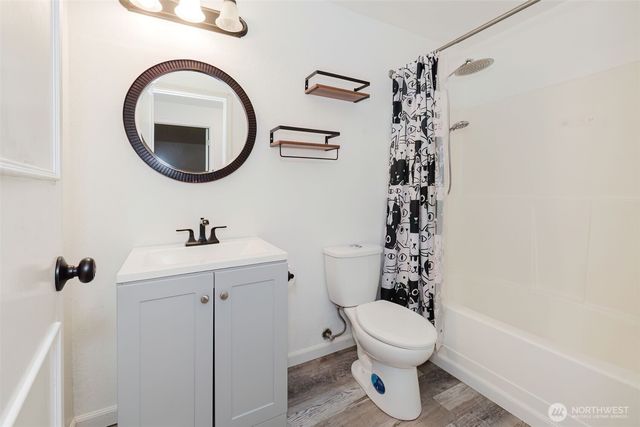 27299 Baywood Drive NE, Kingston, WA 98346