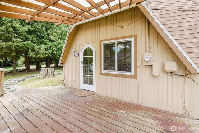 27299 Baywood Drive NE, Kingston, WA 98346
