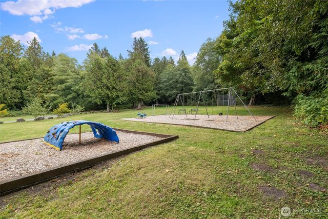 27299 Baywood Drive NE, Kingston, WA 98346