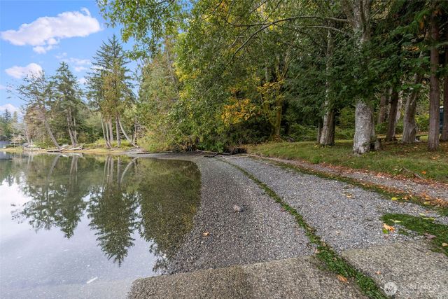 27299 Baywood Drive NE, Kingston, WA 98346