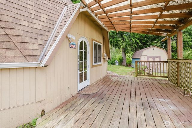 27299 Baywood Drive NE, Kingston, WA 98346