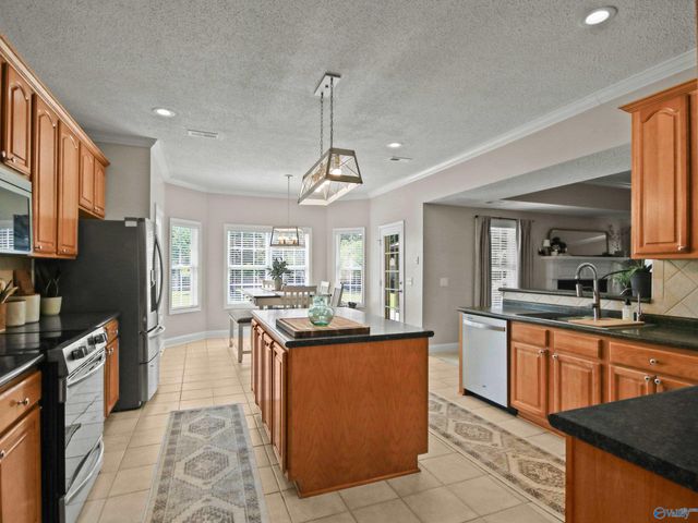 128 Mount Laurel Circle, New Market, AL 35761