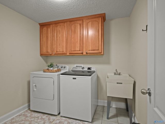 128 Mount Laurel Circle, New Market, AL 35761