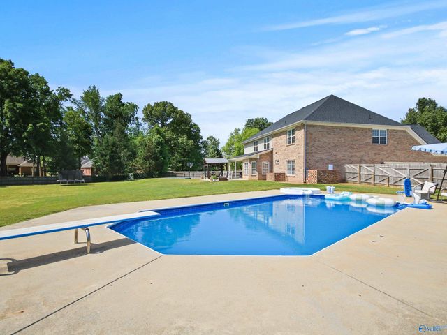 128 Mount Laurel Circle, New Market, AL 35761