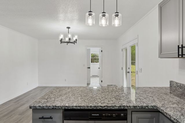 1612 Whippoorwill Dr, Lawrenceburg, TN 38464