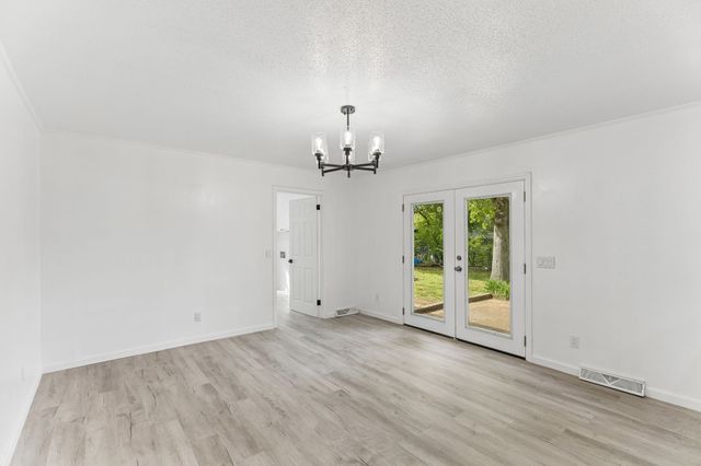 1612 Whippoorwill Dr, Lawrenceburg, TN 38464