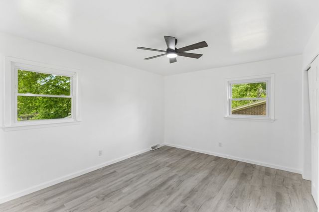 1612 Whippoorwill Dr, Lawrenceburg, TN 38464
