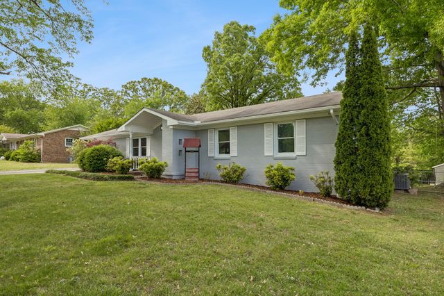 1612 Whippoorwill Dr, Lawrenceburg, TN 38464