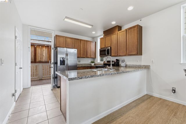 117 Kingswood Ln, Martinez, CA 94553