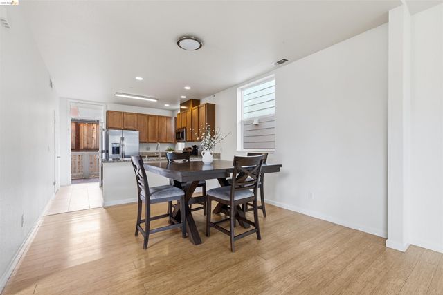 117 Kingswood Ln, Martinez, CA 94553