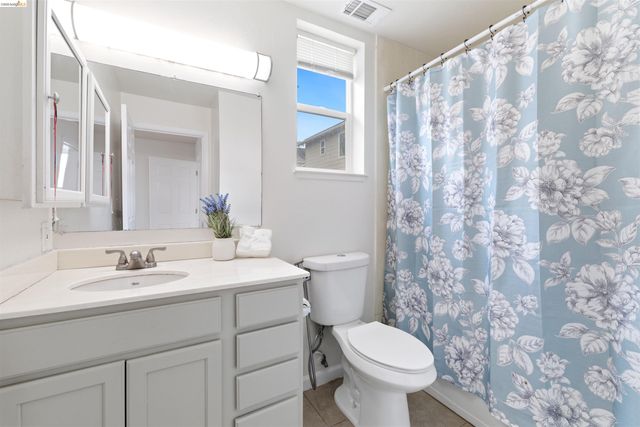 117 Kingswood Ln, Martinez, CA 94553
