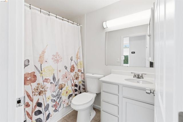 117 Kingswood Ln, Martinez, CA 94553