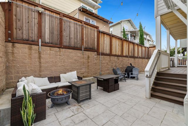 117 Kingswood Ln, Martinez, CA 94553