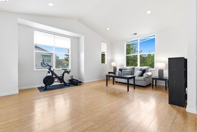 117 Kingswood Ln, Martinez, CA 94553