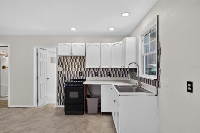 8024 HILLMAN AVENUE, Punta Gorda, FL 33982
