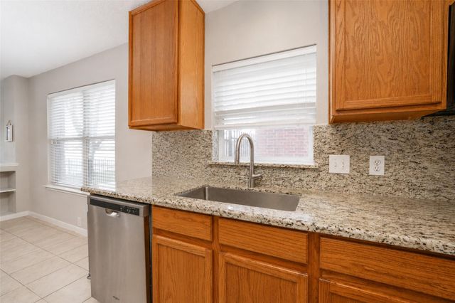 17435 S Summit Canyon Drive, Houston, TX 77095