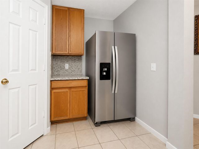 17435 S Summit Canyon Drive, Houston, TX 77095