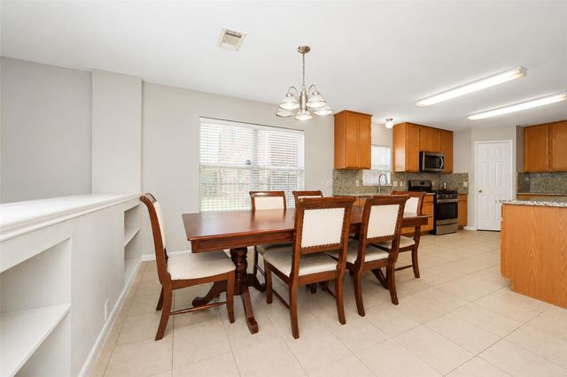 17435 S Summit Canyon Drive, Houston, TX 77095