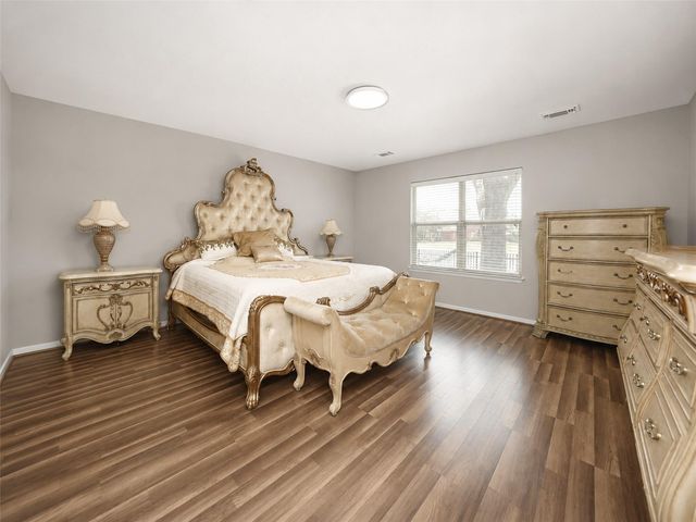 17435 S Summit Canyon Drive, Houston, TX 77095