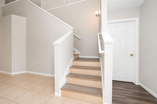17435 S Summit Canyon Drive, Houston, TX 77095