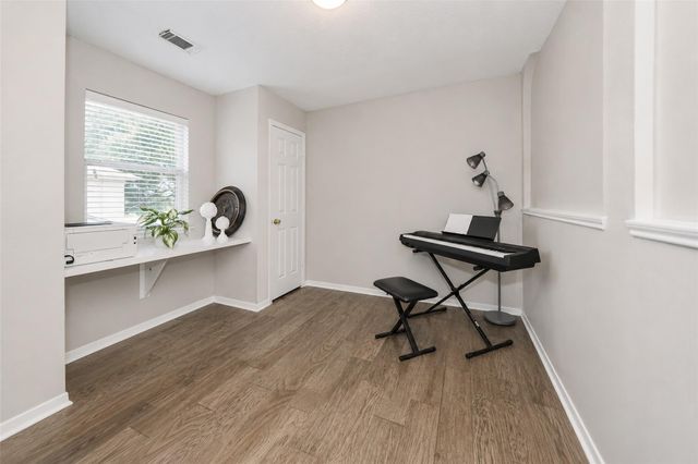 17435 S Summit Canyon Drive, Houston, TX 77095