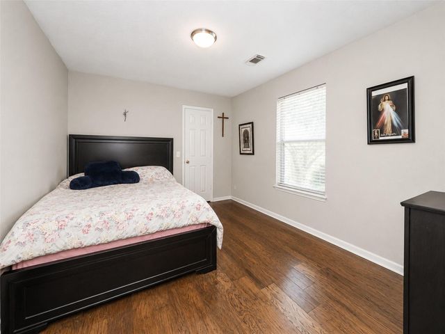 17435 S Summit Canyon Drive, Houston, TX 77095