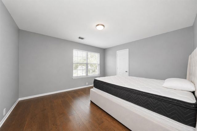 17435 S Summit Canyon Drive, Houston, TX 77095