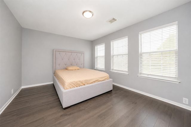 17435 S Summit Canyon Drive, Houston, TX 77095