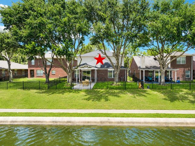 17435 S Summit Canyon Drive, Houston, TX 77095
