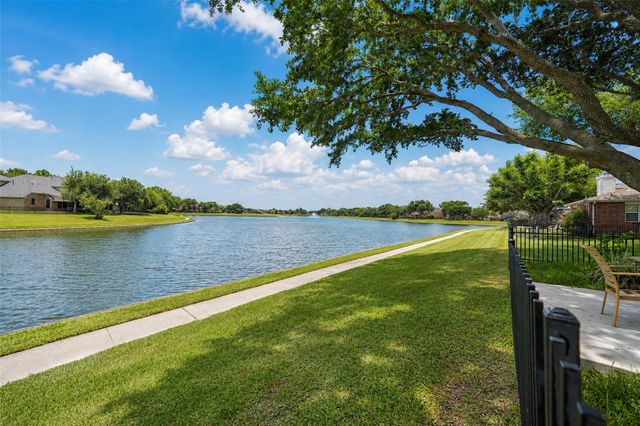 17435 S Summit Canyon Drive, Houston, TX 77095