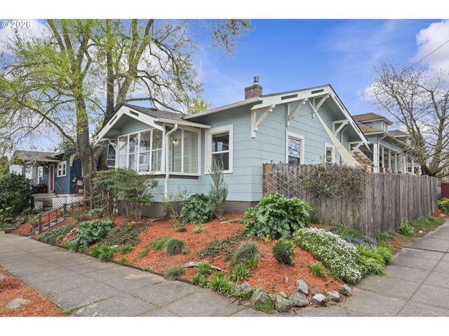 860 N HOLLAND St, Portland, OR 97217