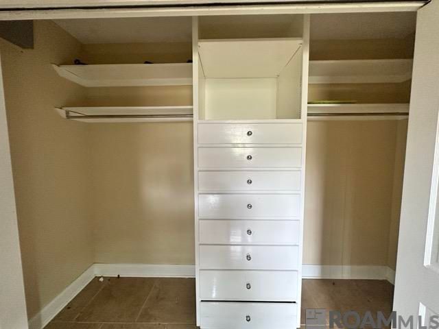 1087 Sherwood Forest Blvd, Baton Rouge, LA 70815