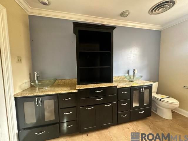 1087 Sherwood Forest Blvd, Baton Rouge, LA 70815