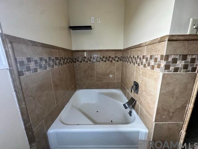 1087 Sherwood Forest Blvd, Baton Rouge, LA 70815