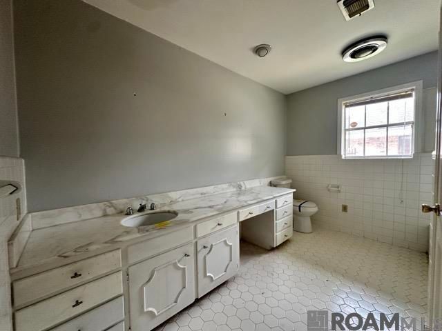 1087 Sherwood Forest Blvd, Baton Rouge, LA 70815