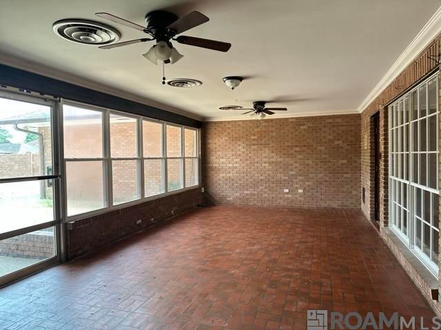 1087 Sherwood Forest Blvd, Baton Rouge, LA 70815