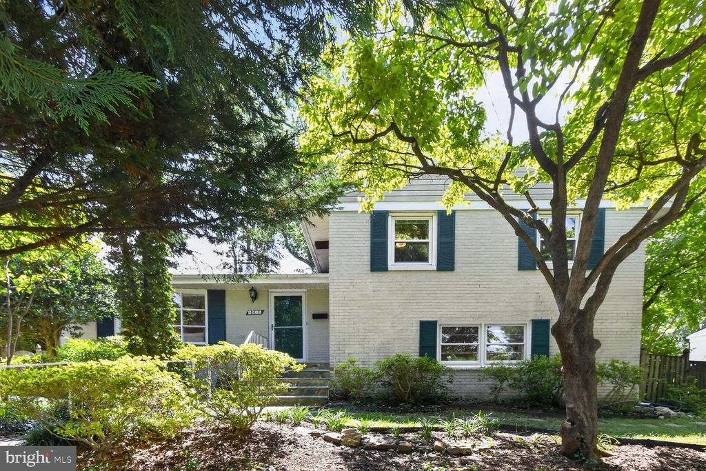 8511 FREYMAN DR, Chevy Chase, MD 20815