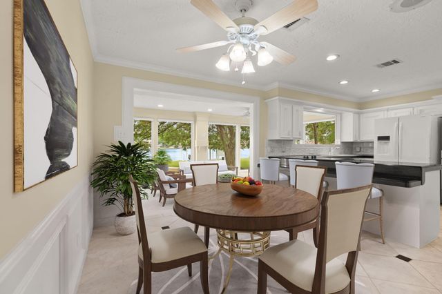 154 Lakeside Drive, Montgomery, TX 77356