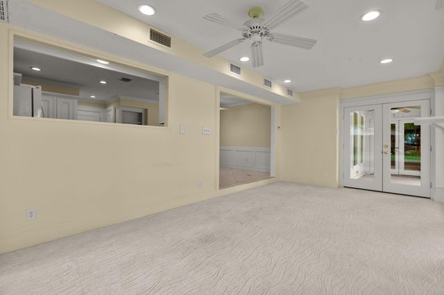 154 Lakeside Drive, Montgomery, TX 77356